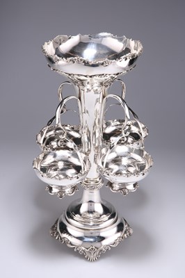 Lot 1324 - A GEORGE V SCOTTISH SILVER CENTREPIECE