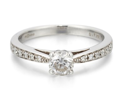 Lot 2227 - AN 18 CARAT WHITE GOLD SOLITAIRE DIAMOND RING
