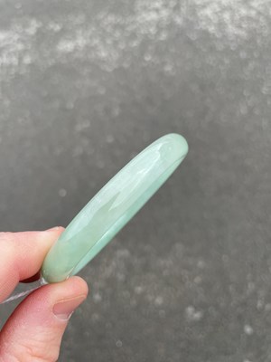 Lot 3150 - A JADE BANGLE