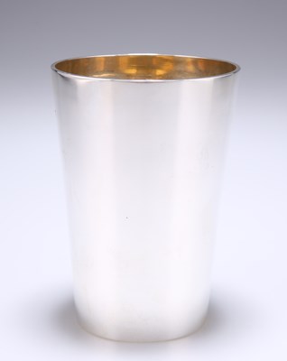 Lot 1401 - A VICTORIAN SILVER BEAKER