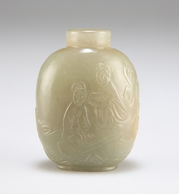 Lot 3043 - A JADE SNUFF BOTTLE