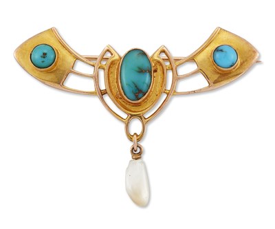 Lot 2131 - A LATE 19TH CENTURY ART NOUVEAU TURQUOISE AND BLISTER PEARL BROOCH