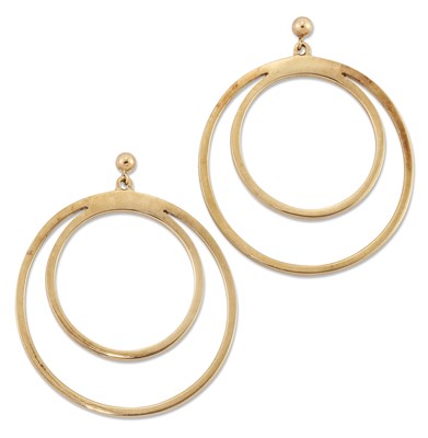 Lot 1601 - A PAIR OF 9 CARAT GOLD DOUBLE HOOP PENDANT EARRINGS