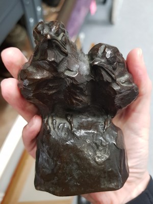 Lot 292 - FIRST HALF OF THE 20TH CENTURY, A CAST BRONZE GROUP OF A PAIR OF FLEDGING BIRD CHICKS