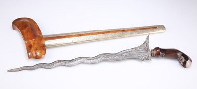 Lot 285 - A 19TH CENTURY MALAYAN KRIS DAGGER