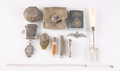 Lot 1318 - A GROUP OF ASSORTED SILVER ITEMS