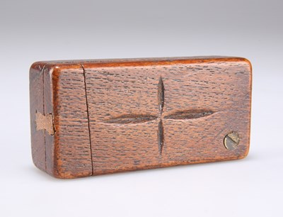 Lot 753 - A 19TH CENTURY TREEN PUZZLE SNUFF BOX