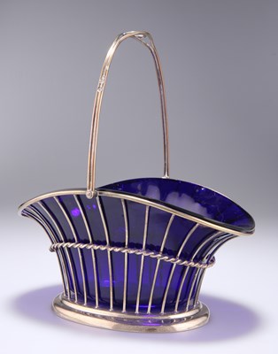 Lot 187 - AN EDWARDIAN SILVER SWING-HANDLE BASKET