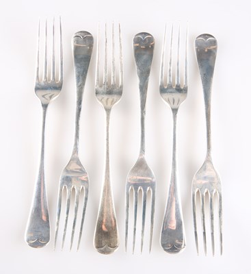 Lot 1302 - A SET OF SIX GEORGE V SILVER TABLE FORKS