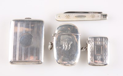 Lot 1088 - A MIXED GROUP OF SILVER, VICTORIAN AND LATER