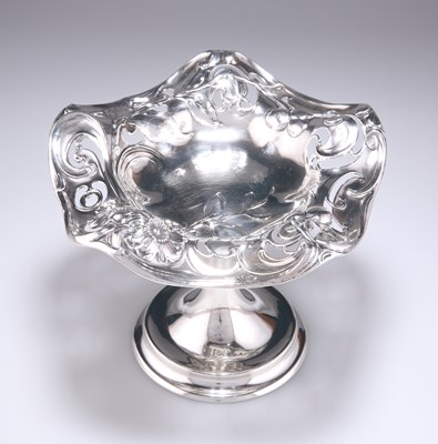 Lot 1423 - AN ART NOUVEAU AMERICAN STERLING SILVER COMPOTE