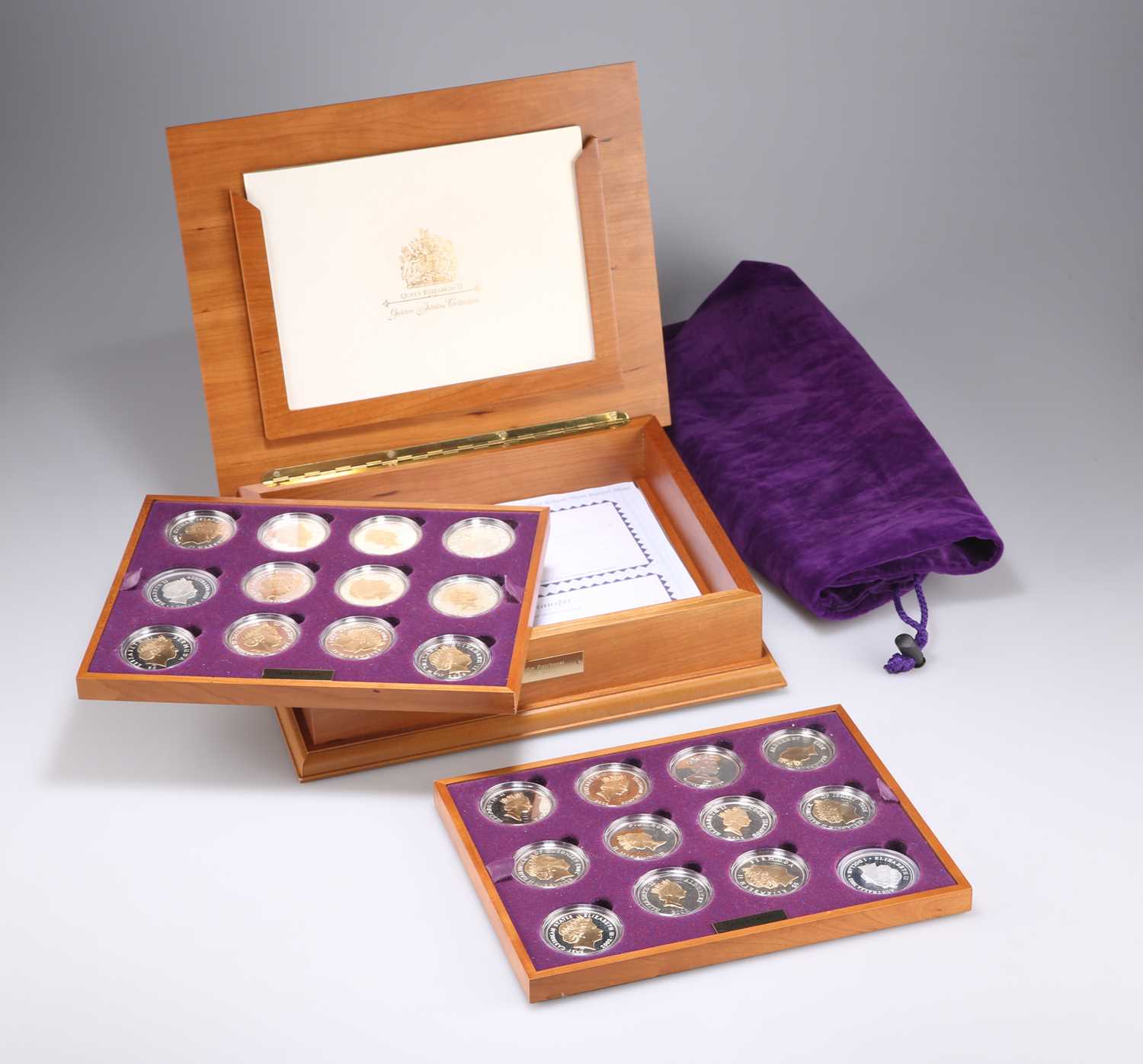 Lot 424 - A 'QUEEN ELIZABETH II GOLDEN JUBILEE COLLECTION' SILVER PROOF COIN SET