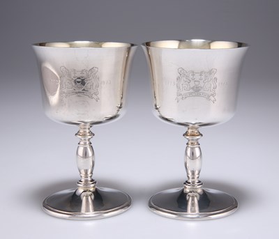 Lot 1150 - A PAIR OF ELIZABETH II COMMEMORATIVE BI-CENTENARY SILVER GOBLETS