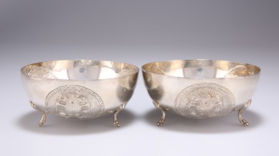 Lot 1285 - A PAIR OF CONTINENTAL SILVER BOWLS