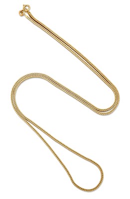 Lot 2311 - A DOUBLE HERRINGBONE CHAIN NECKLACE