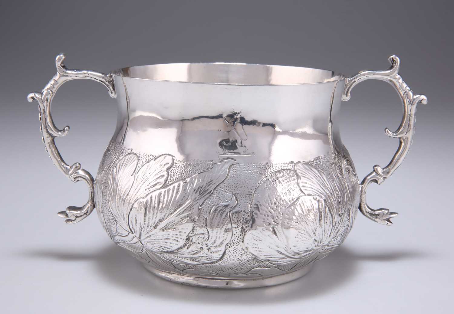 Lot 1116 - A CHARLES II SILVER PORRINGER