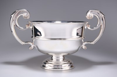 Lot 1264 - AN ELIZABETH II IMPRESSIVE SILVER TWIN-HANDLED TROPHY CUP