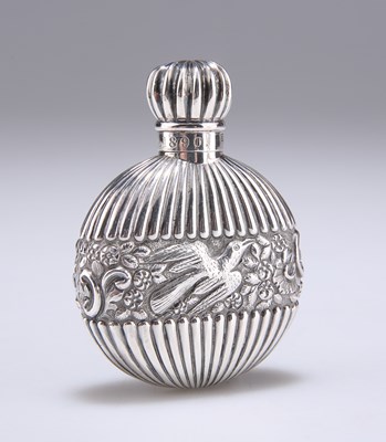 Lot 1111 - A VICTORIAN SILVER SCENT FLASK