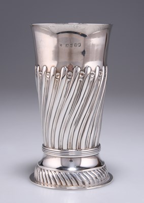 Lot 323 - A VICTORIAN SILVER VASE