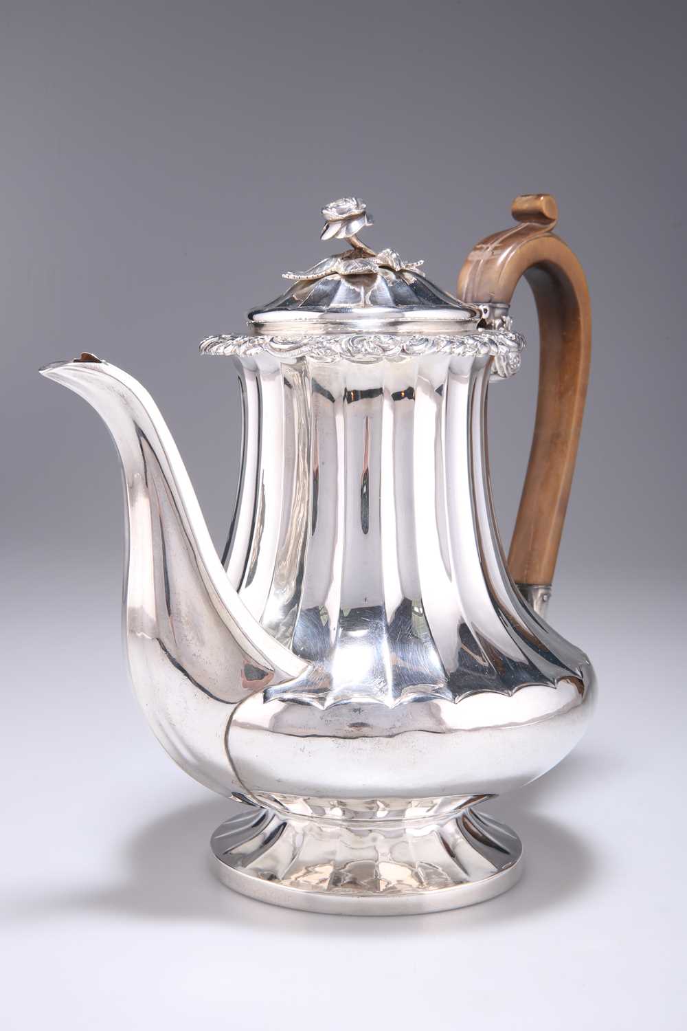 Lot 1221 - A GEORGE IV SILVER COFFEE POT