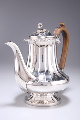 Lot 1221 - A GEORGE IV SILVER COFFEE POT