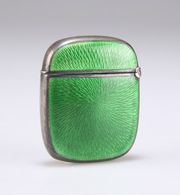 Lot 1444 - AN EARLY 20TH CENTURY NORWEGIAN SILVER AND GUILLOCHÉ ENAMEL VESTA CASE