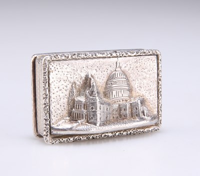 Lot 1312 - AN ELIZABETH II SILVER CASTLE-TOP SNUFF BOX