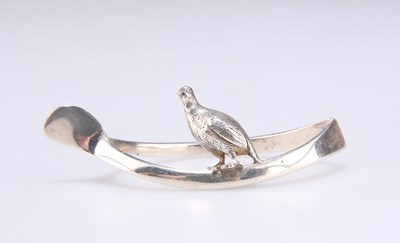 Lot 1218 - A GEORGE V SILVER NOVELTY NAPKIN RING