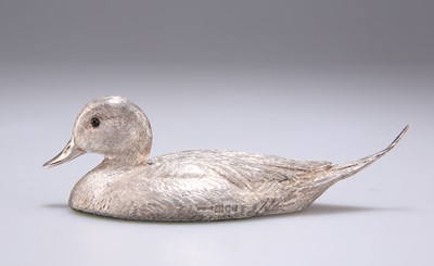 Lot 1137 - VAL BENNETT (BORN 1923) FOR HANCOCKS, A SILVER MODEL OF A MALLARD DUCK