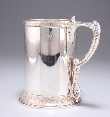 Lot 1145 - A VICTORIAN SILVER PINT MUG