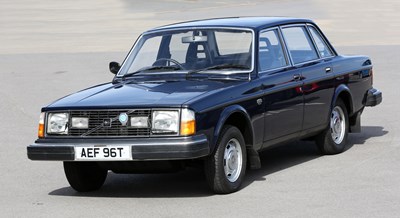 Lot 804 - A VOLVO 244 DL 4-DOOR SALOON