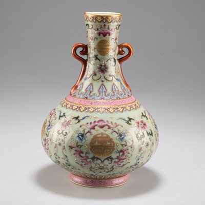 Lot 214 - A CHINESE FAMILLE ROSE ENAMEL VASE