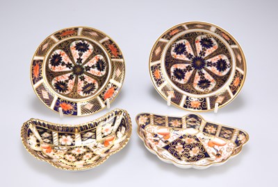 Lot 120 - A GROUP OF ROYAL CROWN DERBY IMARI DISHES