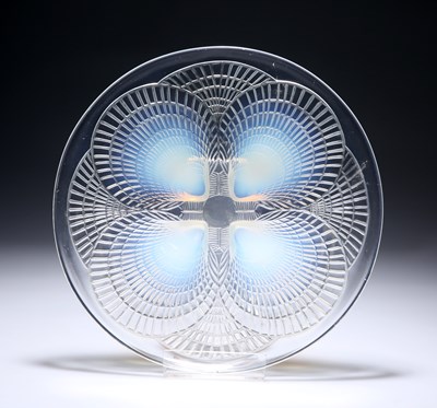 Lot 39 - RENÉ LALIQUE (FRENCH, 1860-1945), A 'COQUILLES' PLATE