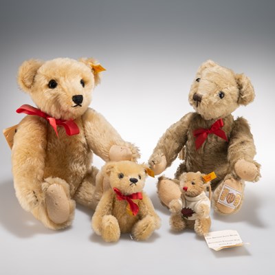 Lot 457 - A GROUP OF TEDDY BEARS