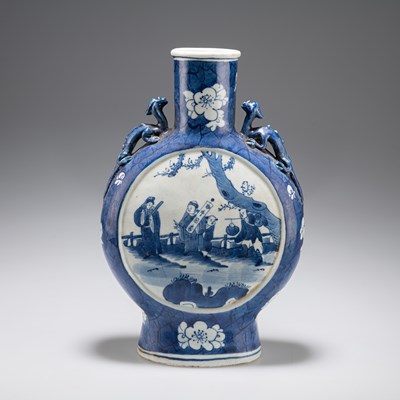 Lot 215 - A CHINESE BLUE AND WHITE MOON FLASK