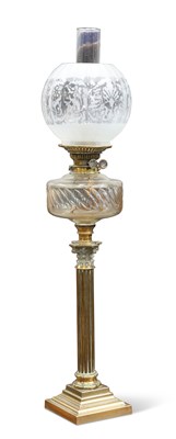 Lot 538 - A LATE VICTORIAN BRASS CORINTHIAN COLUMN OIL LAMP