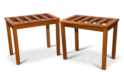 Lot 622 - A PAIR OF MID-CENTURY OAK LUGGAGE STANDS, LABELLED FURDECOR LTD