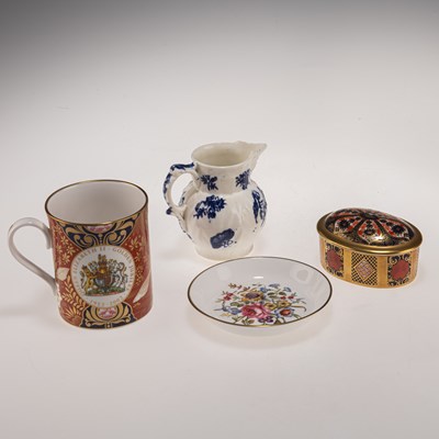 Lot 77 - A GROUP OF CERAMICS