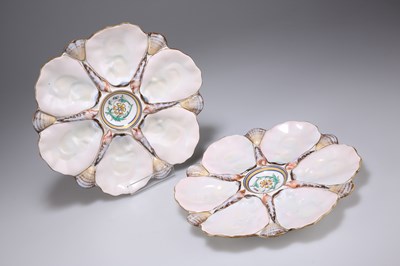 Lot 68 - A PAIR OF EARLY 20TH CENTURY CONTINENTAL PORCELAIN OYSTER DISHES