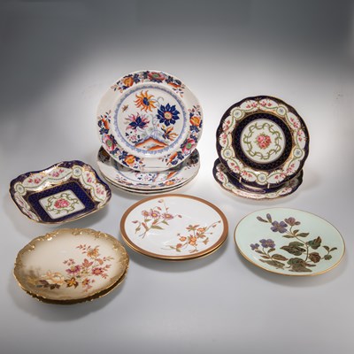 Lot 192 - A GROUP OF LATE 19TH CENTURY PORCELAIN PLATES