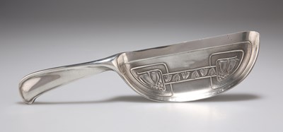 Lot 339 - ARCHIBALD KNOX (1864-1933) FOR LIBERTY & CO, A TUDRIC PEWTER CRUMB SCOOP