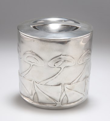 Lot 346 - ARCHIBALD KNOX (1864-1933) FOR LIBERTY & CO, A TUDRIC PEWTER BISCUIT BOX