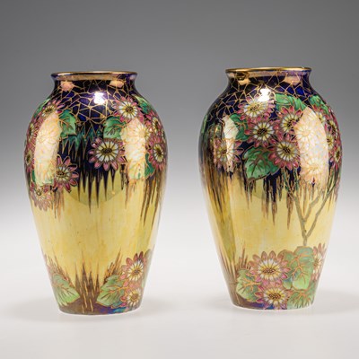 Lot 101 - A PAIR OF MALING 'DAISY' PATTERN LUSTRE VASES, CIRCA 1930S