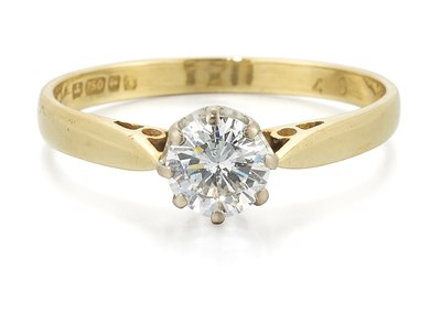 Lot 2107 - AN 18 CARAT GOLD SOLITAIRE DIAMOND RING