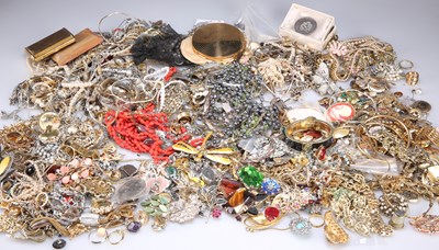 Lot 2206 - A LARGE QUANTITY OF COSTUME JEWELLERY
