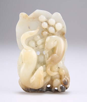 Lot 658 - A CHINESE JADE BADGERS GROUP