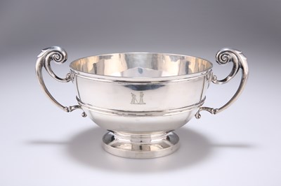 Lot 319 - A LATE VICTORIAN SILVER TWIN-HANDLED PEDESTAL BOWL