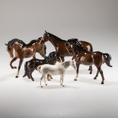 Lot 528 - A GROUP OF BESWICK AND ROYAL DOULTON EQUINE MODELS