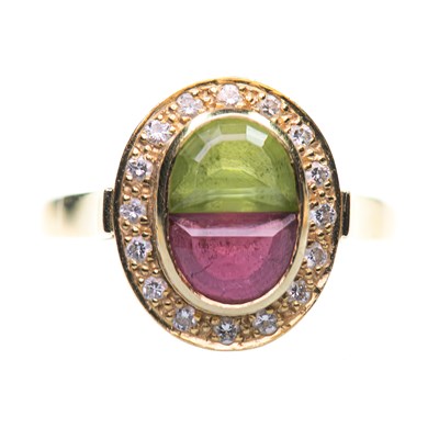 Lot 826 - AN 18 CARAT GOLD PERIDOT, PINK TOURMALINE AND DIAMOND CLUSTER RING